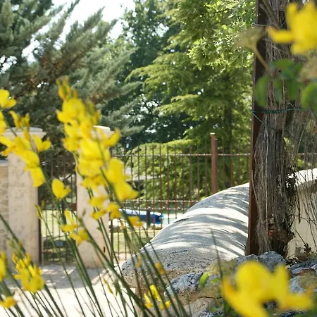 Detached With Enclosed Beautiful Garden * Reillanne